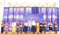 Báo Tiền Phong cùng EVNSPC tiếp sức cho các em học sinh Bình Phước 