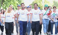 Chủ tịch UBND TP.HCM tham gia chương trình đi bộ vì hòa bình, hợp tác và phát triển