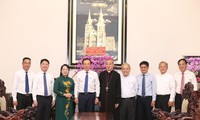 Bí thư Thành ủy TPHCM Nguyễn Văn Nên thăm, chúc mừng Giáng sinh tới Tổng Giám mục Tổng Giáo phận TPHCM Nguyễn Năng