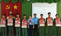 Tuổi trẻ TPHCM mang hơi ấm ngày Tết về vùng biên Bình Phước 