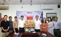 Lãnh đạo TPHCM thăm, chúc mừng báo Tiền Phong 