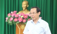 Bí thư Nguyễn Văn Nên: ‘Ngập nước là khổ rồi, dân khổ, cấp trên thấy cũng khổ&apos;