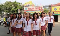 Học sinh của trường THCS-THPT Nam Việt (ảnh internet)