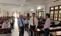  Thứ trưởng Bộ GD&ĐT Nguyễn Văn Phúc (áo trắng ở giữa) làm việc với Sở GD&ĐT tình Bà Rịa- Vũng Tàu 