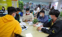Tiếp viên của Vietnam Airlines mắc COVID-19 vẫn đi học dù trong thời gian tự cách ly khiến hơn 30.000 sinh viên của HUTECH phải tạm thời nghỉ học để phòng dịch
