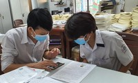 Học sinh Sài Gòn gấp rút thi học kỳ trong 3 ngày gần chục môn để chạy dịch COVID-19