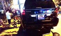 Chiếc Lexus gây tai nạn liên hoàn ở đường Trích Sài (Tây Hồ, Hà Nội).