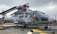 Cận cảnh trực thăng &apos;cá heo&apos; trên tàu tuần dương Prairial của Hải quân Pháp