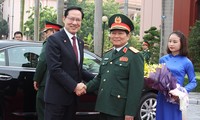 Đại tướng Ngô Xuân Lịch đón Bộ trưởng Quốc phòng Hàn Quốc Song Young-moo tới Hà Nội dự hội đàm