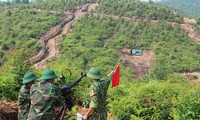 Thực binh bắn chiến đấu tại thao trường bắn thuộc huyện Cẩm Khê