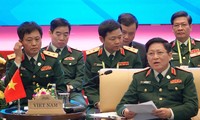 Bộ trưởng Quốc phòng Việt Nam Ngô Xuân Lịch điều hành ADMM Retreat 2020, sáng 19/2, tại Hà Nội