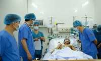 Lần đầu tiên Việt Nam ghép ruột thành công từ người cho sống