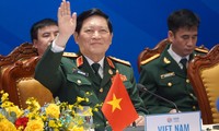 Đại tướng Ngô Xuân Lịch chủ trì ADMM-14, sáng 9/12. Ảnh: Nguyễn Minh