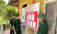 Đoàn công tác kiểm tra công tác chuẩn bị bầu cử trên địa bàn hai xã Hướng Lập và Hướng Việt