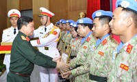 Bộ Quốc phòng đề nghị tặng thưởng lực lượng công binh và quân y mũ nồi xanh