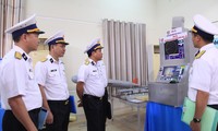 Tư lệnh Vùng 4 Hải quân Nguyễn Văn Bách kiểm tra Lữ đoàn tàu chiến đấu mặt nước 