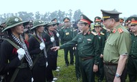 Bộ trưởng Quốc phòng và Bộ trưởng Công an thị sát hợp luyện diễu binh, diễu hành tại TB4