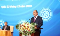 Thủ tướng Nguyễn Xuân Phúc đối thoại với DN. Ảnh Như Ý 