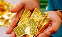 Giá vàng thế giới sát mốc 1.900 USD/ounce, vàng trong nước đứng im. Ảnh minh hoạ 