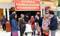 Đoàn kiểm tra công tác xuất gạo DTQG hỗ trợ người dân tại xã Kiến Thiết, huyện Yên Sơn, Tuyên Quang 