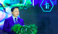 Phó Thủ tướng Trần Hồng Hà phát biểu tại Diễn đàn doanh nghiệp phát triển bền vững Việt Nam thường niên 2023. 