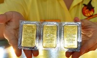 GIá vàng SJC lên sát mốc 82 triệu đồng/lượng. 