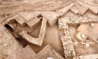 Bức tường cổ đại cao 10m và các cánh cổng chưa từng được phát hiện tại khu vực Tall el-Hammam ở Jordan. Các nhà khoa học cho rằng đây là thành phố Sodom được miêu tả trong Kinh Thánh và đã bị Chúa hủy diệt. Ảnh: Facebook.