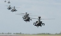 Nghi vấn trực thăng Apache của Mỹ hộ tống đoàn xe IS