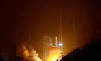 Tên lửa mang theo tàu thăm dò mặt trăng được phóng đi từ Trung tâm phóng vệ tinh Tây Xương (Tứ Xuyên) vào ngày 2/12/2013. Chính phủ Trung Quốc đang phát triển các loại vũ khí hủy diệt hoặc vô hiệu hóa vệ tinh.