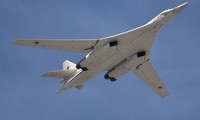 Máy bay ném bom - mang tên lửa chiến lược Tu-160 “Alexandr Novikov”. Ảnh: Sputnik.