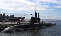Trong ảnh là tàu ngầm diesle-điện lớp Lada đầu tiên của Hải quân Nga mang tên Sankt Peterburg.