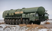 Mục kích lính Nga di chuyển tổ hợp tên lửa đạn đạo Topol