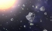 Áp suất siêu lớn trên Thổ tinh cô đặc các-bon thành những viên kim cương trôi nổi trong biển khí methane và hydro lỏng. Ảnh: NASA.