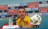 HLV Bruno Garcia trả lời báo chí sau trận đấu với ĐT Nga.