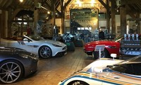 Viện bảo tàng lưu giữ những chiếc xe từ cổ chí kim của Aston Martin.