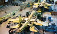 Bên trong nhà máy chế tạo tiêm kích bom Su-34 Nga