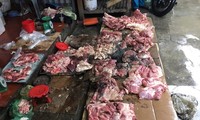 Gần 100kg thịt lợn trị giá 5 triệu đồng bị quăng chất bẩn