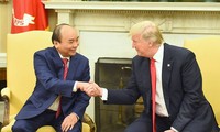 Thủ tướng Nguyễn Xuân Phúc hội đàm với Tổng thống Hợp chúng quốc Hoa Kỳ Donald Trump. Ảnh: Thống Nhất/TTXVN.
