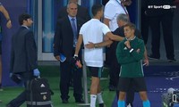 HLV Mourinho mỉa mai C.Ronaldo sau trận đấu.