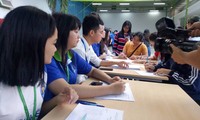 Sinh viên TPHCM háo hức đến ngày hội Chủ nhật Đỏ 2019
