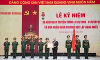 Thay mặt lãnh đạo Đảng, Nhà nước, Thủ tướng Nguyễn Xuân Phúc trao Huân chương Độc lập hạng Nhất cho Tập đoàn Công nghiệp - Viễn thông Quân đội