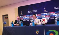 HLV Hoàng Anh Tuấn ở cuộc họp báo sau trận đấu với U20 New Zealand.