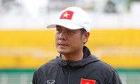 HLV Hữu Thắng đang lo hoá giải bài toán thiếu tiền đạo của đội tuyển Việt Nam.