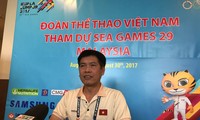 Ông Trần Đức Phấn nói Công Phượng, Văn Toàn và các cầu thủ Việt Nam "mỏng cơm".