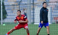 Tiền vệ Trọng Hoàng được HLV Park Hang Seo đặc biệt tin tưởng bên hành lang cánh phải tuyển Việt Nam. Ảnh: Zing 