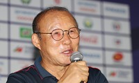 Ông Park Hang Seo không muốn bình luận về bóng đá Trung Quốc sau chiến thắng của U22 Việt Nam trước Campuchia.