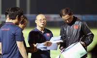 HLV Park Hang Seo luôn muốn đội tuyển Việt Nam không lộ những câu chuyện tế nhị ra ngoài dư luận (ảnh Anh Tú)
