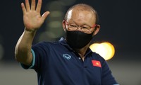 HLV Park Hang-seo mất quyền chỉ đạo đội tuyển Việt Nam khi gặp UAE. (ảnh Hữu Phạm)
