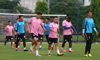CLB Hà Nội cho cầu thủ nghỉ tập hết tháng 8 để chờ lịch thi đấu của LS V-League 2021. 