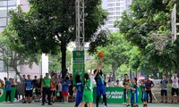 Các học sinh Tiểu học Hà Nội thêm sân chơi bổ ích với giải bóng rổ lần thứ 15.